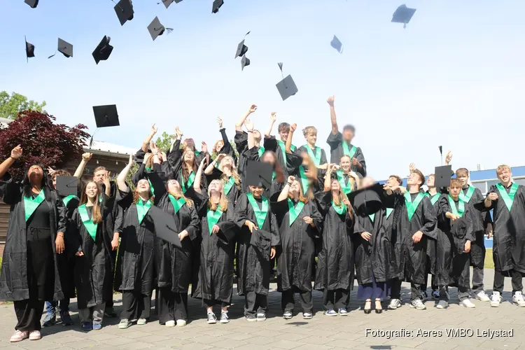 Leerlingen Aeres VMBO Lelystad sluiten Cambridge-traject weer succesvol af