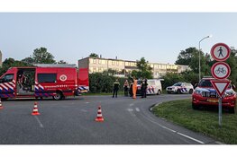 Auto belandt in sloot in Lelystad, bestuurder gewond