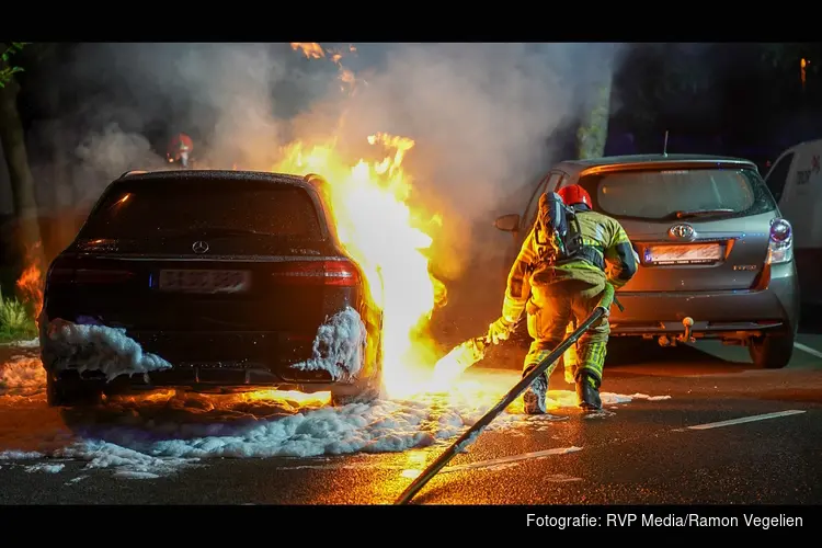 Autobrand op parkeerplaats A6