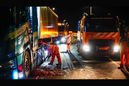 Vrachtwagen verliest lading slachtafval op N307