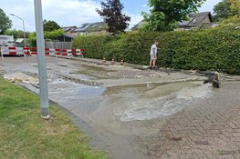Wateroverlast op straat in Lelystad; omgeving afgezet