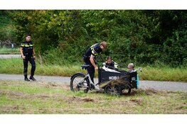 Zwaargewonde na aanrijding met bakfiets in Lelystad