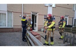 Brandweer ramt deur in voor pannntje op vuur terwijl bewoners uit eten zijn