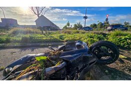 Scooterrijder naar het ziekenhuis na aanrijding met auto in Lelystad