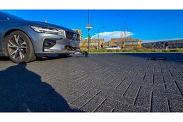 Scooterrijder naar het ziekenhuis na aanrijding met auto in Lelystad