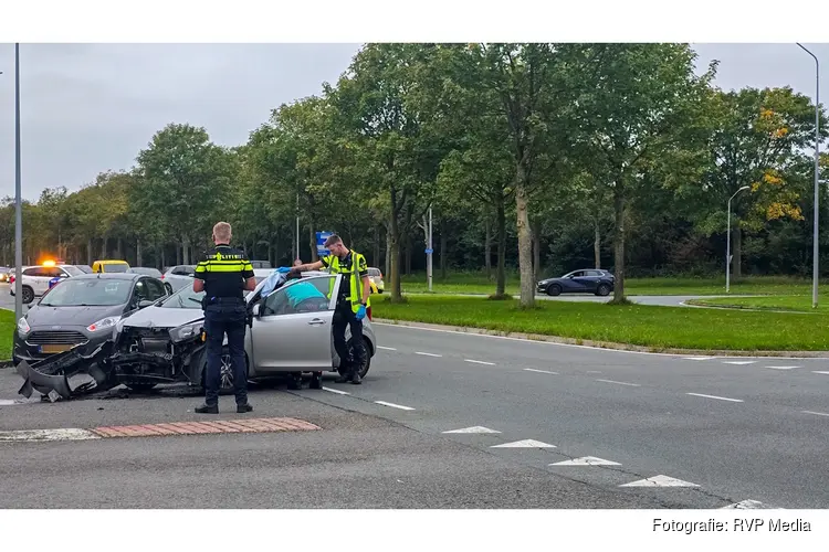 Gewonde en schade na aanrijding op kruising Lelystad