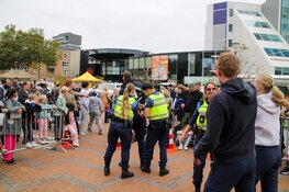 Sirene aan, gezelligheid aan! Grote opkomst bij Veiligheidsmarkt Lelystad