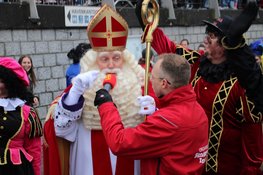 Pakjesboot 0320 komt aan in Lelystad