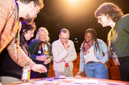 Kunstvakdocenten en kunstenaars ontmoeten elkaar tijdens Winterontmoeting: Showtime editie