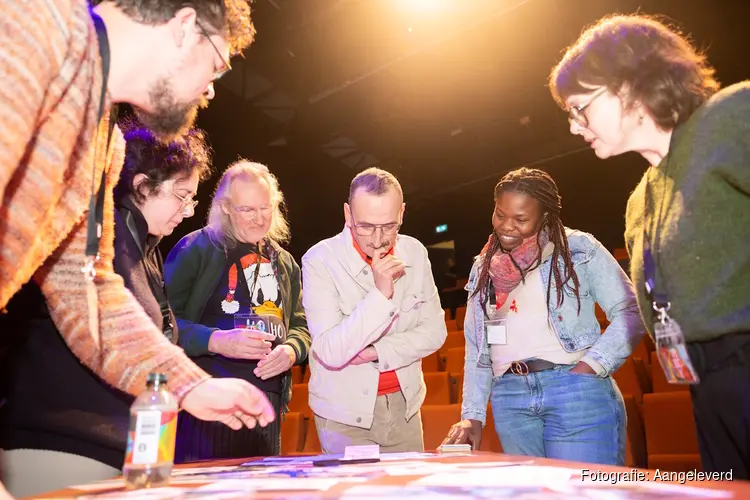 Kunstvakdocenten en kunstenaars ontmoeten elkaar tijdens Winterontmoeting: Showtime editie