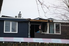 Politie doet groot onderzoek na woningbrand waarbij zwaargewonde viel