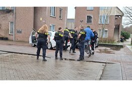 Politie houdt persoon aan na ‘verbale bedreigingen’, onderzoek naar verband met situatie op school in Lelystad