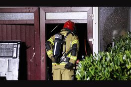 Accu vliegt in brand in garagebox onder woning