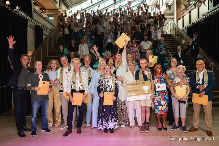 Stichting Lezen en Schrijven zoekt Taalhelden in Flevoland