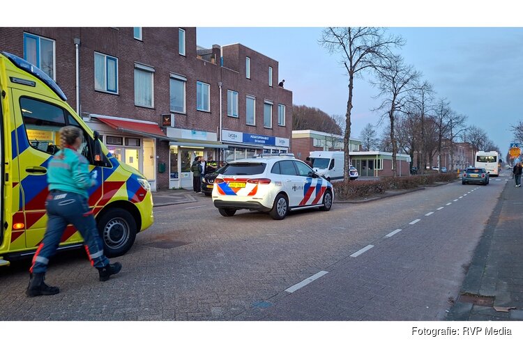 Man neergestoken in Lelystad, politie doet onderzoek