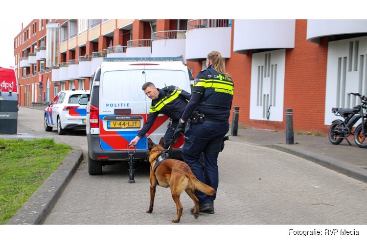 Man en vrouw aangehouden na ruzie bij station, politie doet instap in woning