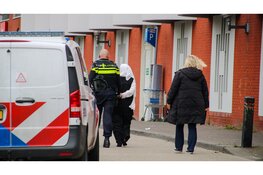 Man en vrouw aangehouden na ruzie bij station, politie doet instap in woning