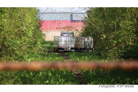 Vaten vol drugsafval gevonden in natuurgebied Lelystad