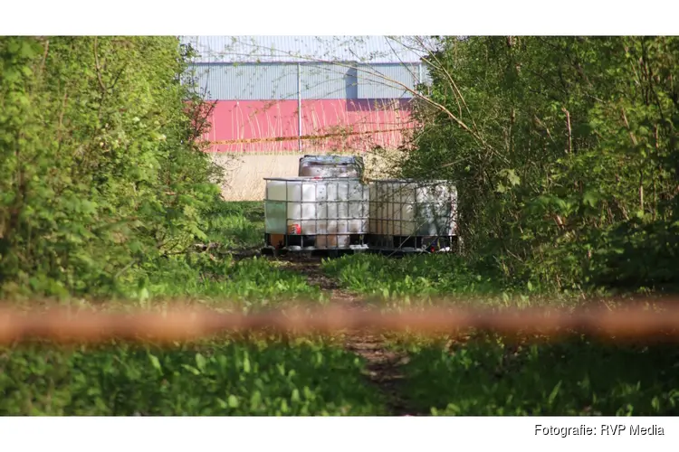 Vaten vol drugsafval gevonden in natuurgebied Lelystad