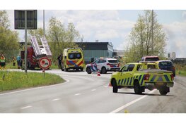 Camper raakt van de weg op toerit A6, twee gewonden