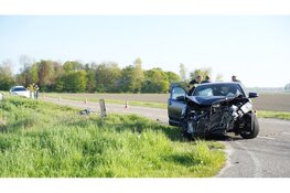 Zware schade na ongeval op kruising Swifterbant