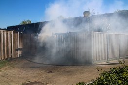 Grote schade in tuinen bij brand in Lelystad
