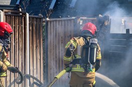 Grote schade in tuinen bij brand in Lelystad