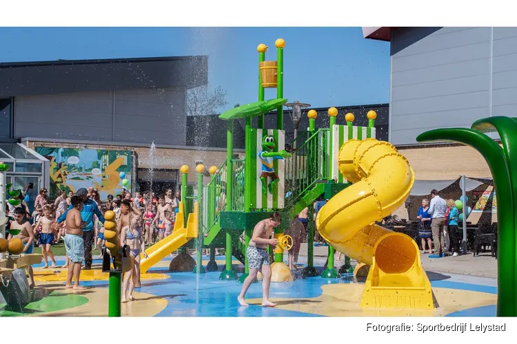 Feestelijke opening spraypark bij Zwembad De Koploper