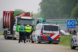 Persoon overleden na ongeval tussen auto en vrachtwagen in Lelystad