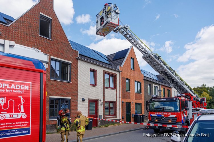 Rookontwikkeling bij woningbrand in Lelystad