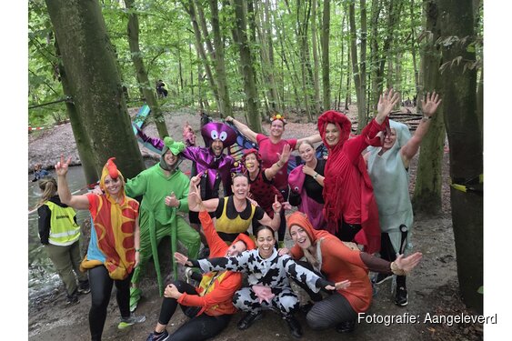 300 werknemers trotseren regen en modder tijdens BedrijvenMudRun