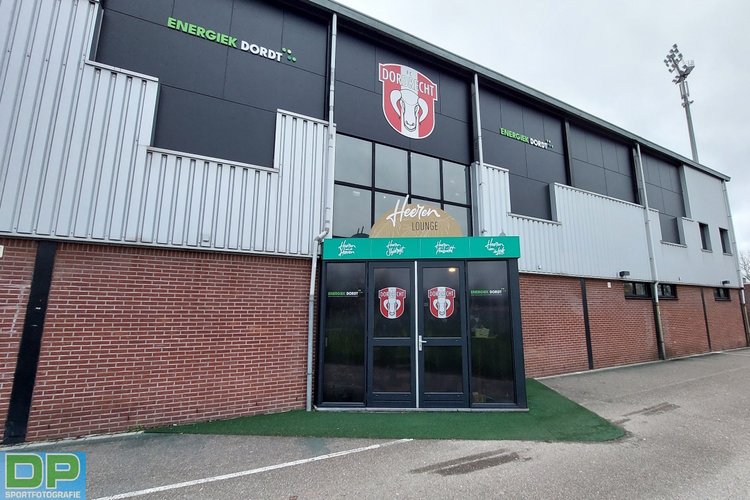 FC Dordrecht te sterk voor Almere City FC, dat verzuimt koppositie te pakken