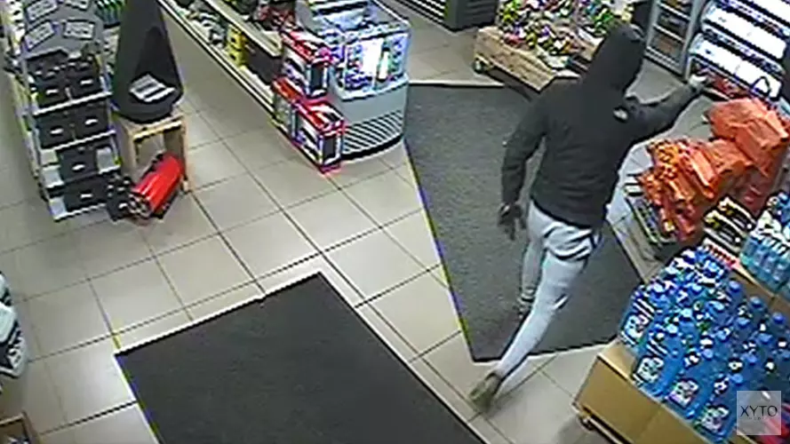 Lelystad/Hem - Gezocht - Overvallen op woning Hem en tankstation Lelystad