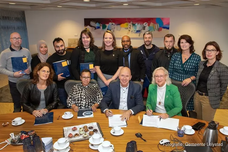 Nieuwe overeenkomsten voor huishoudelijke ondersteuning getekend