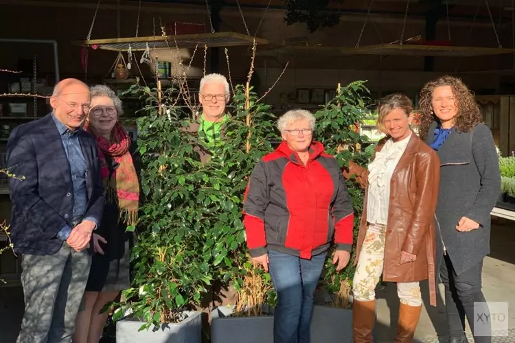 Bedrijfskring Lelystad schenkt wensbomen aan Coloriet, Triade-Vitree en Woonzorg Flevoland