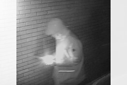 Lelystad - Gezocht - Zwaar vuurwerk in brievenbus woning Lelystad