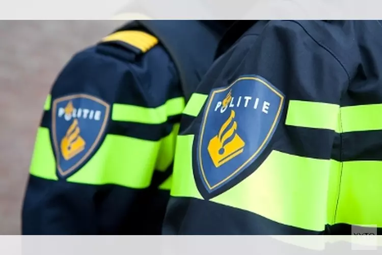 Politie onderzoekt dodelijke frontale botsing op Markerwaarddijk