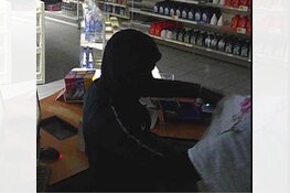 Gezocht: Diefstal uit tankstation Lelystad