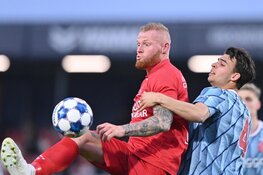 Almere City FC houdt hoop na nipte winst op Jong Ajax
