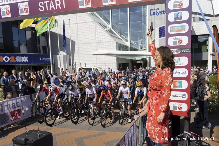 Lelystad in de ban van de Simac Ladies Tour: "Wat een fantastisch sportevenement"