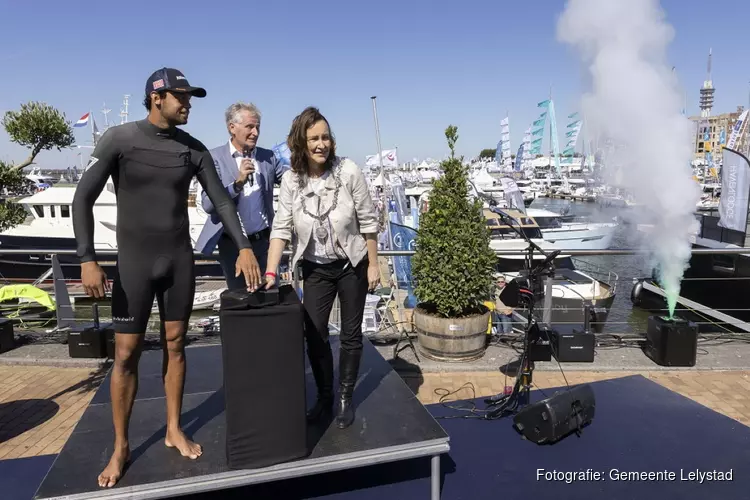 HISWA te water feestelijk geopend
