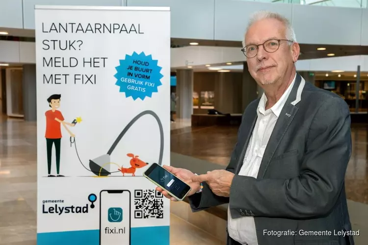 Wethouder Sjaak Kruis stelt Fixi app officieel in gebruik