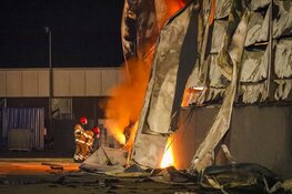 Grote brand verwoest bedrijf in Zeewolde