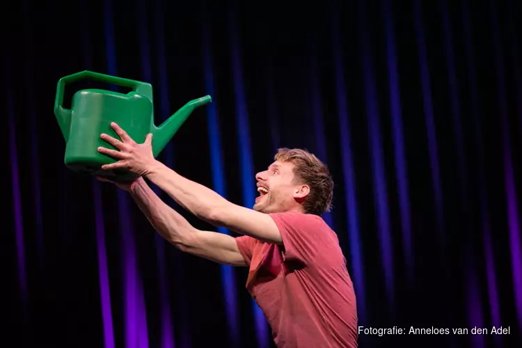 Cabaretier Thijs van de Meeberg treedt op in Agora Theater in Lelystad