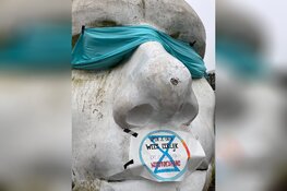 Extinction Rebellion blinddoekt Boven Water in Bataviastad