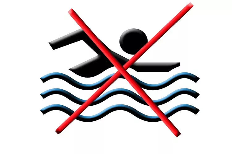 Zwemmen bij Bataviastrand sterk afgeraden