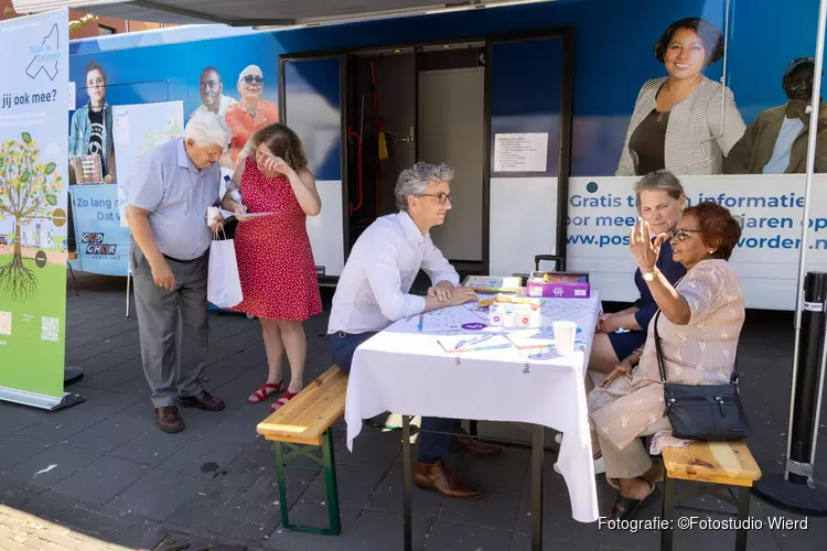 GGD Flevoland trapt bustour Positief Ouder worden af in Lelystad