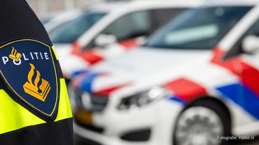 Minderjarig meisje levend aangetroffen in water