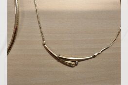 Gevonden sieraden van woninginbraken in Emmeloord en Lelystad