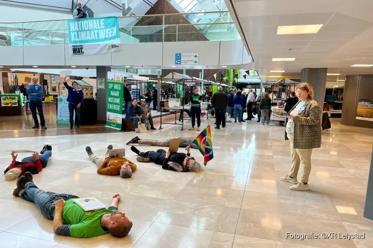 Klimaatactivisten verenigen zich op Klimaatmarkt Lelystad
